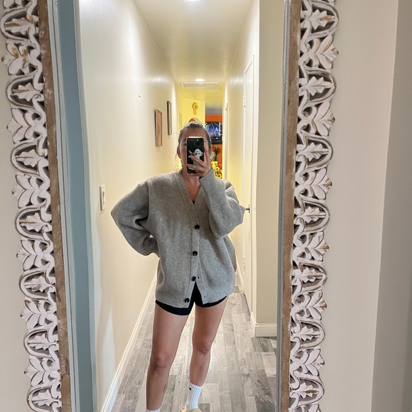 Sweaters - Stylish Beige Cardigan with Black Buttons